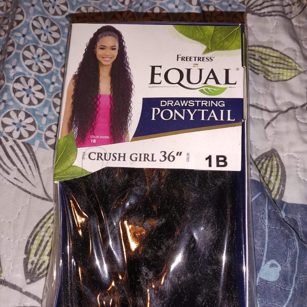 NWT🦋Freetress Equal Drawstring Ponytail
